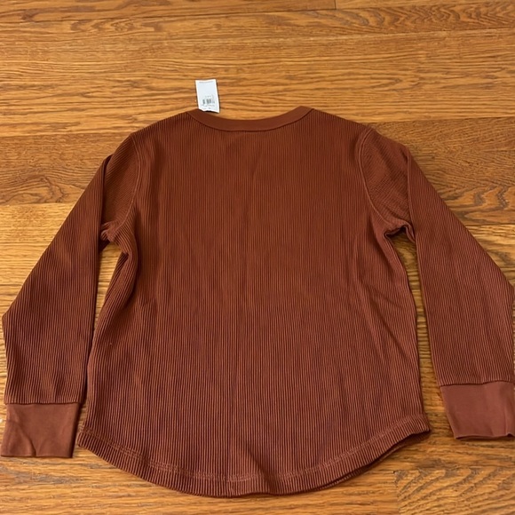 NWT Old Navy Kid’s Brown Waffle Long Sleeve Top Size 6/7 - Picture 4 of 4